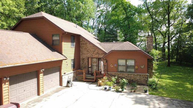 311 Maple Heights Road, Marshall, WI 53559