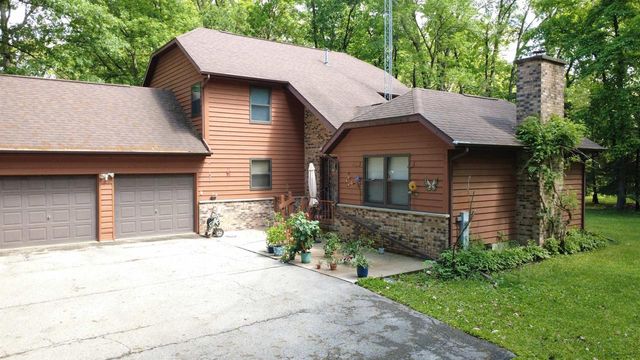 311 Maple Heights Road, Marshall, WI 53559
