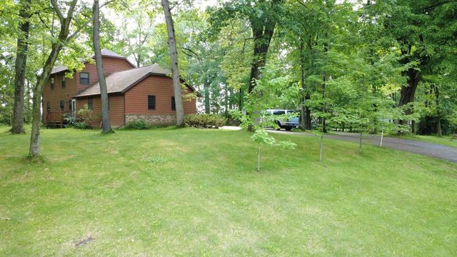 311 Maple Heights Road, Marshall, WI 53559
