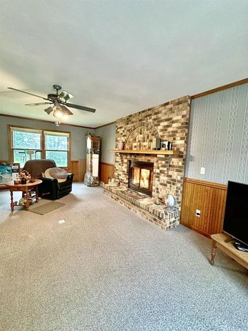 311 Maple Heights Road, Marshall, WI 53559