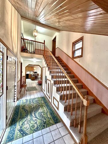 311 Maple Heights Road, Marshall, WI 53559