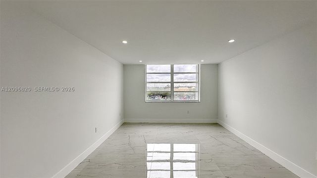 2750 NE 183rd St 505, Aventura, FL 33160