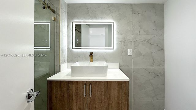 2750 NE 183rd St 505, Aventura, FL 33160