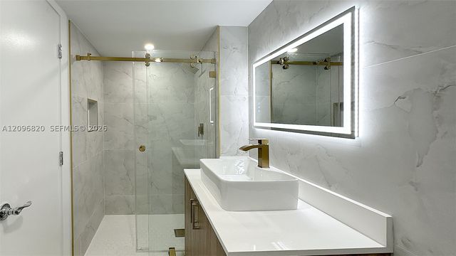 2750 NE 183rd St 505, Aventura, FL 33160
