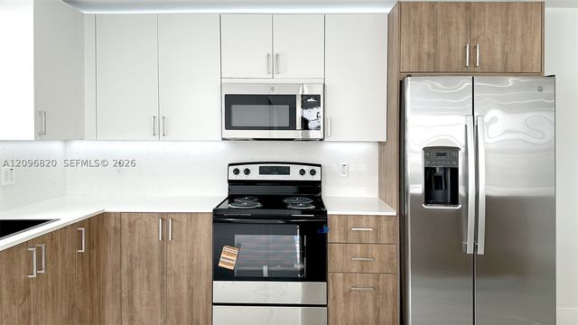 2750 NE 183rd St 505, Aventura, FL 33160
