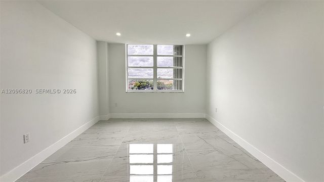 2750 NE 183rd St 505, Aventura, FL 33160