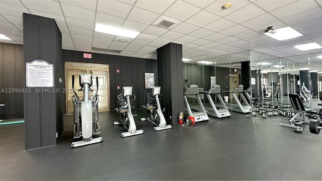 2750 NE 183rd St 505, Aventura, FL 33160