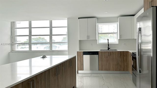 2750 NE 183rd St 505, Aventura, FL 33160