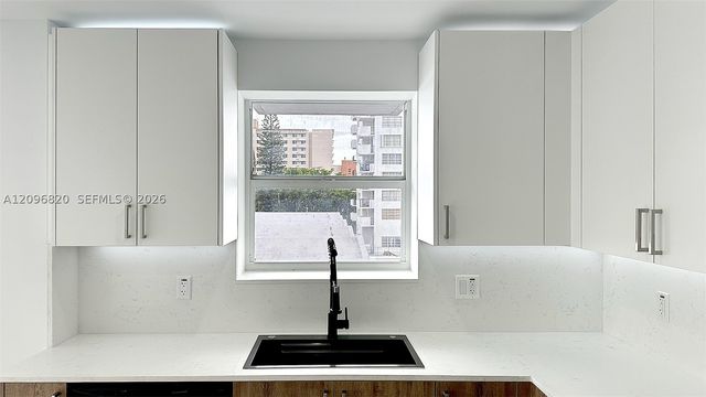 2750 NE 183rd St 505, Aventura, FL 33160