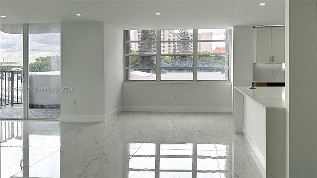 2750 NE 183rd St 505, Aventura, FL 33160