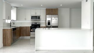 2750 NE 183rd St 505, Aventura, FL 33160