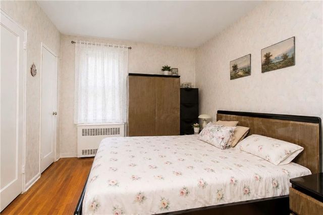 701 Gerald Ct Apt 2E, New York City, NY 11235