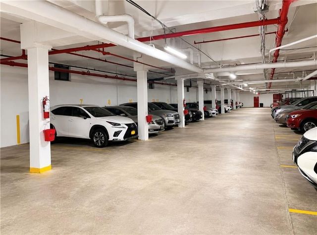 701 Gerald Ct Apt 2E, New York City, NY 11235