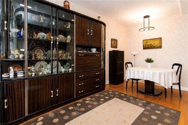701 Gerald Ct Apt 2E, New York City, NY 11235