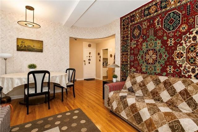 701 Gerald Ct Apt 2E, New York City, NY 11235