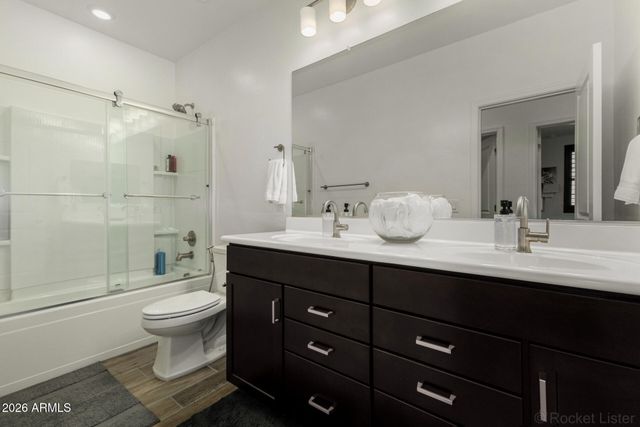 1917 E HAMPTON Lane 104, Gilbert, AZ 85295