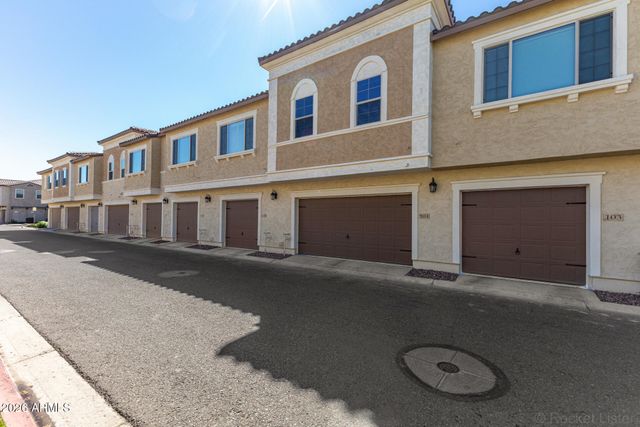 1917 E HAMPTON Lane 104, Gilbert, AZ 85295