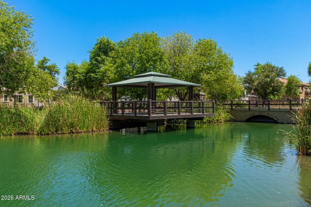 1917 E HAMPTON Lane 104, Gilbert, AZ 85295