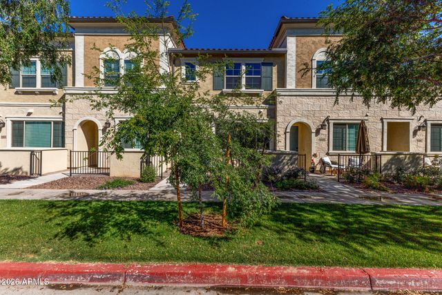 1917 E HAMPTON Lane 104, Gilbert, AZ 85295