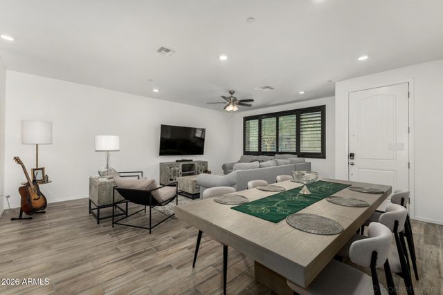 1917 E HAMPTON Lane 104, Gilbert, AZ 85295