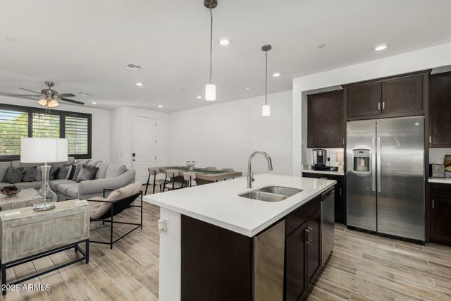 1917 E HAMPTON Lane 104, Gilbert, AZ 85295