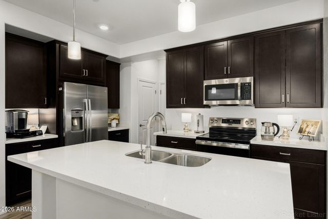 1917 E HAMPTON Lane 104, Gilbert, AZ 85295