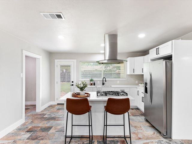 1213 Fairmont Street, Irving, TX 75062