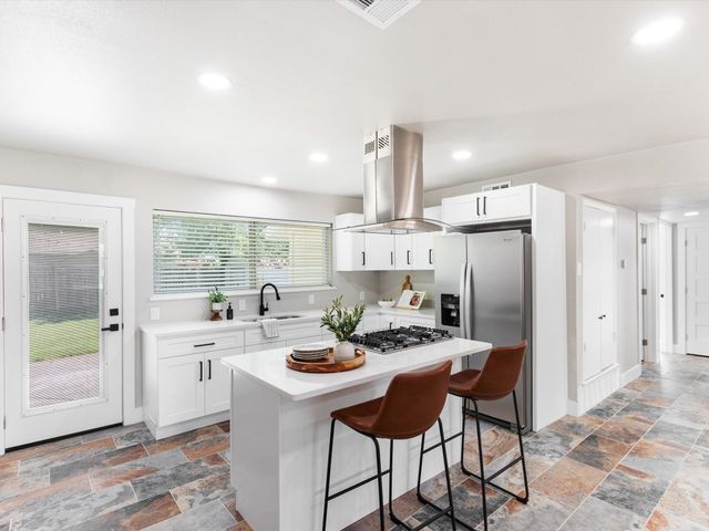1213 Fairmont Street, Irving, TX 75062