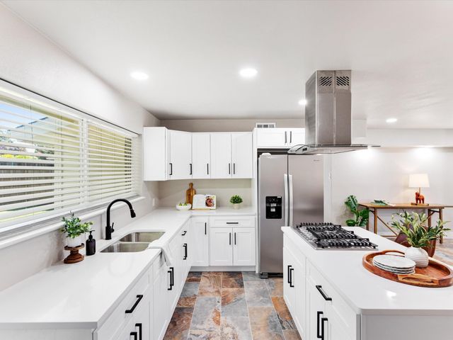 1213 Fairmont Street, Irving, TX 75062