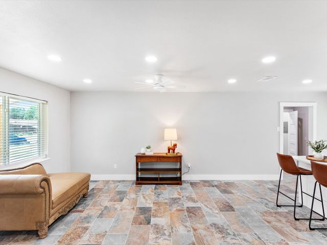 1213 Fairmont Street, Irving, TX 75062