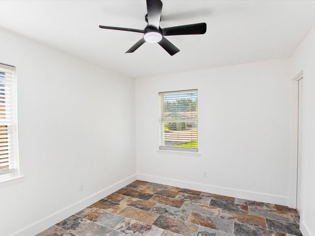 1213 Fairmont Street, Irving, TX 75062