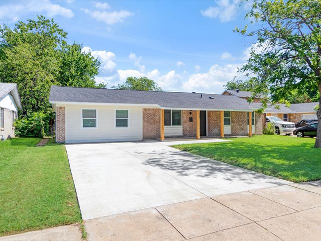 1213 Fairmont Street, Irving, TX 75062