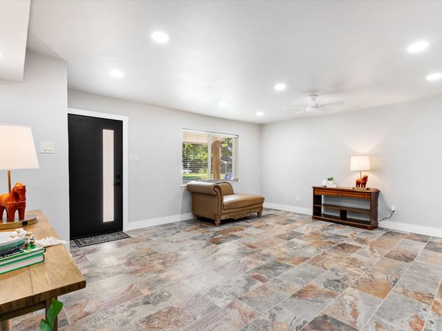 1213 Fairmont Street, Irving, TX 75062