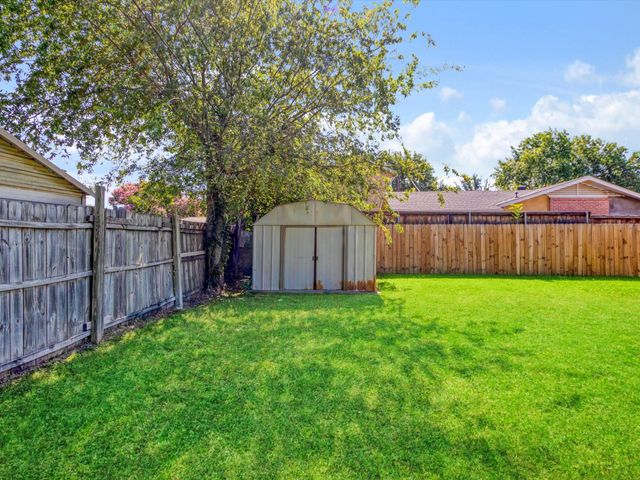 1213 Fairmont Street, Irving, TX 75062