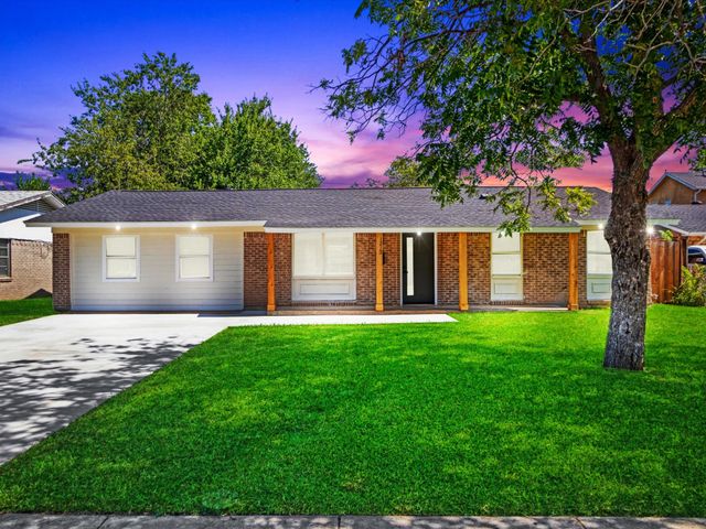 1213 Fairmont Street, Irving, TX 75062