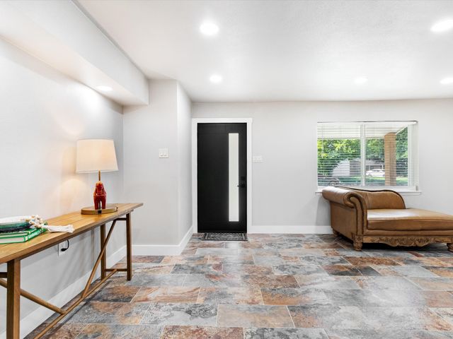 1213 Fairmont Street, Irving, TX 75062