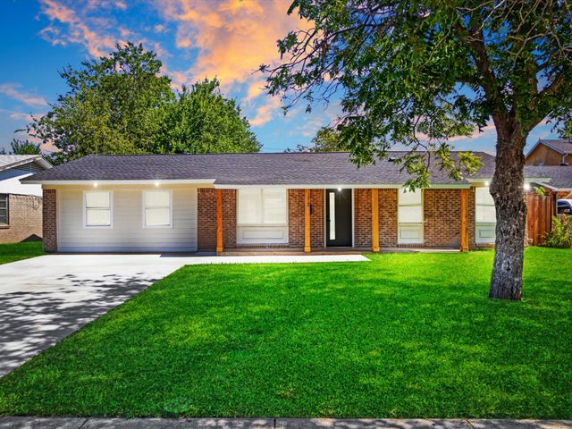 1213 Fairmont Street, Irving, TX 75062