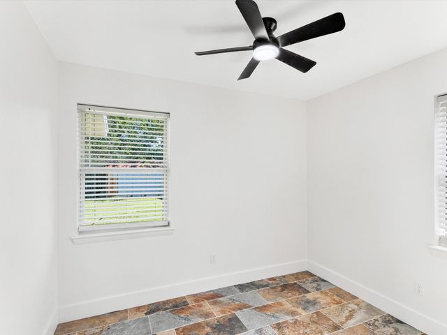 1213 Fairmont Street, Irving, TX 75062