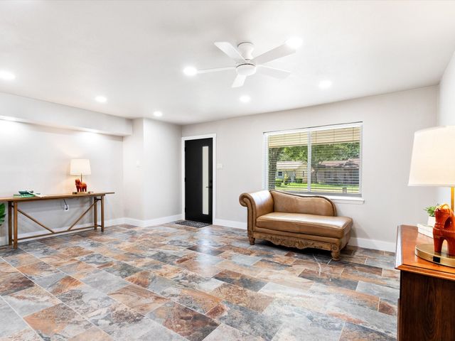 1213 Fairmont Street, Irving, TX 75062