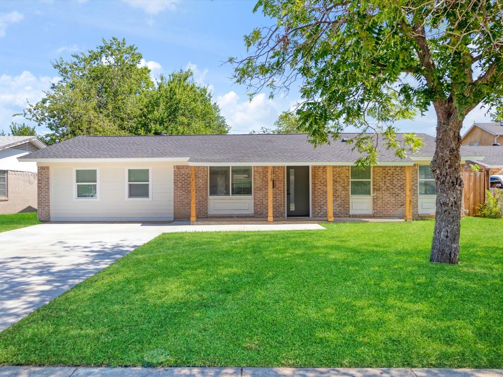 1213 Fairmont Street, Irving, TX 75062