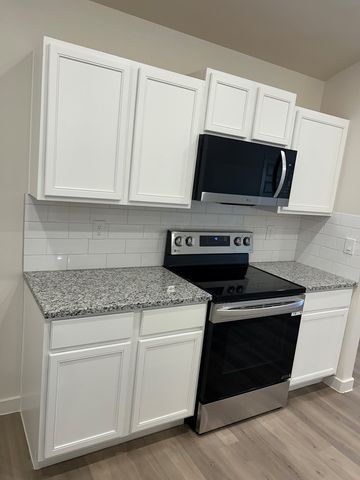 6329 Poppy Dr, Midland, TX 79705