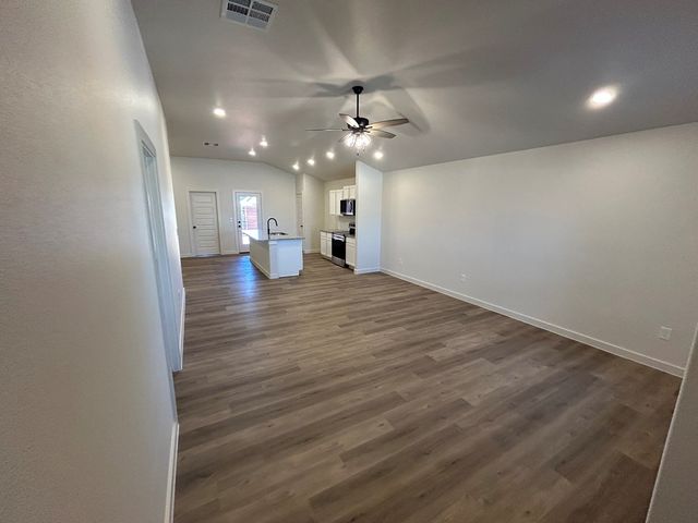 6329 Poppy Dr, Midland, TX 79705