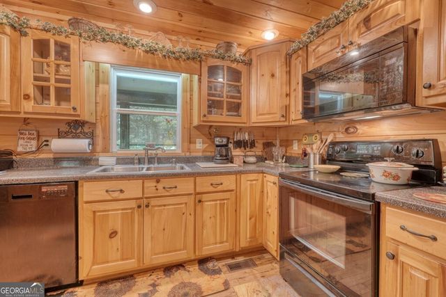 45 K D Lane, Ellijay, GA 30540