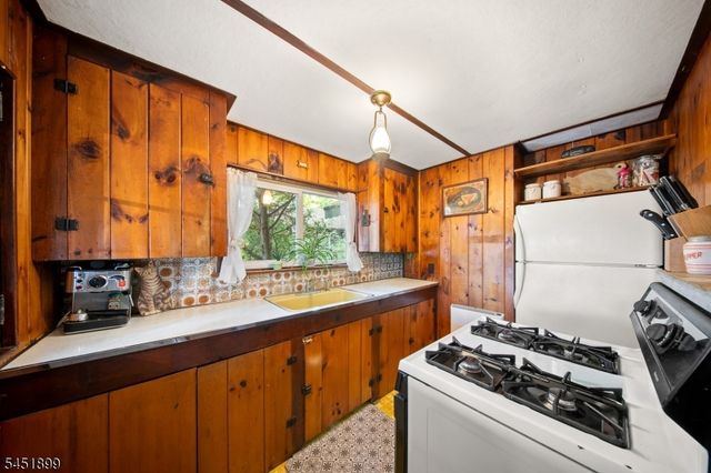 2215 Lakeside Dr, Vernon Twp., NJ 07422
