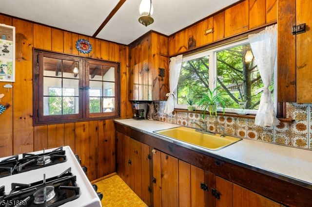 2215 Lakeside Dr, Vernon Twp., NJ 07422