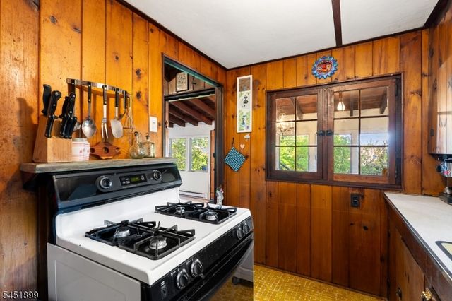 2215 Lakeside Dr, Vernon Twp., NJ 07422