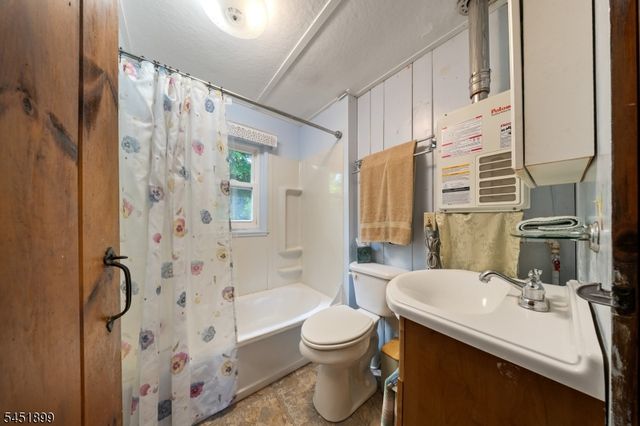 2215 Lakeside Dr, Vernon Twp., NJ 07422