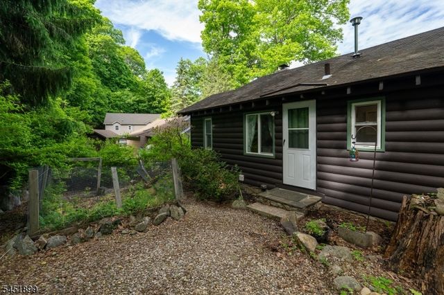 2215 Lakeside Dr, Vernon Twp., NJ 07422