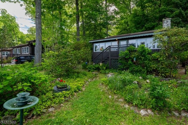 2215 Lakeside Dr, Vernon Twp., NJ 07422