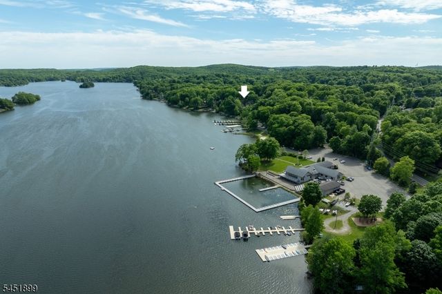 2215 Lakeside Dr, Vernon Twp., NJ 07422
